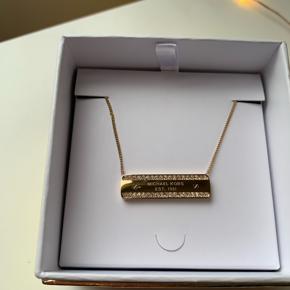 (BRAND NEW)  Gold Michael Kors necklace